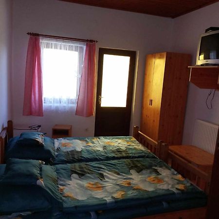 Appartamento Zsuzsa Apartman Poroszló Esterno foto