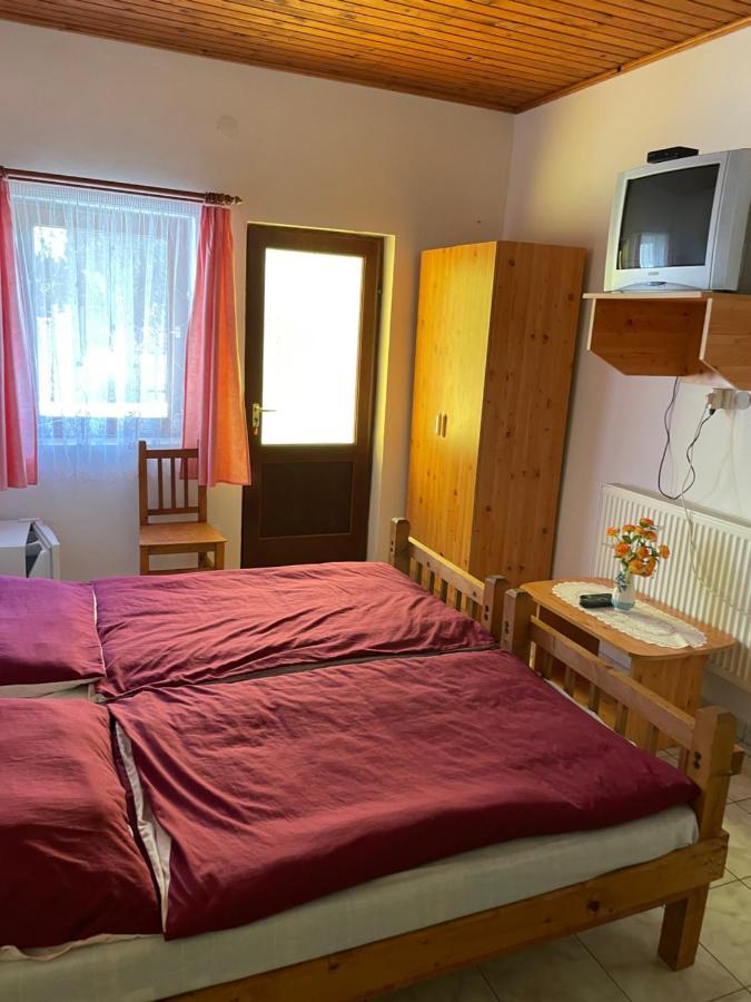 Appartamento Zsuzsa Apartman Poroszló Esterno foto